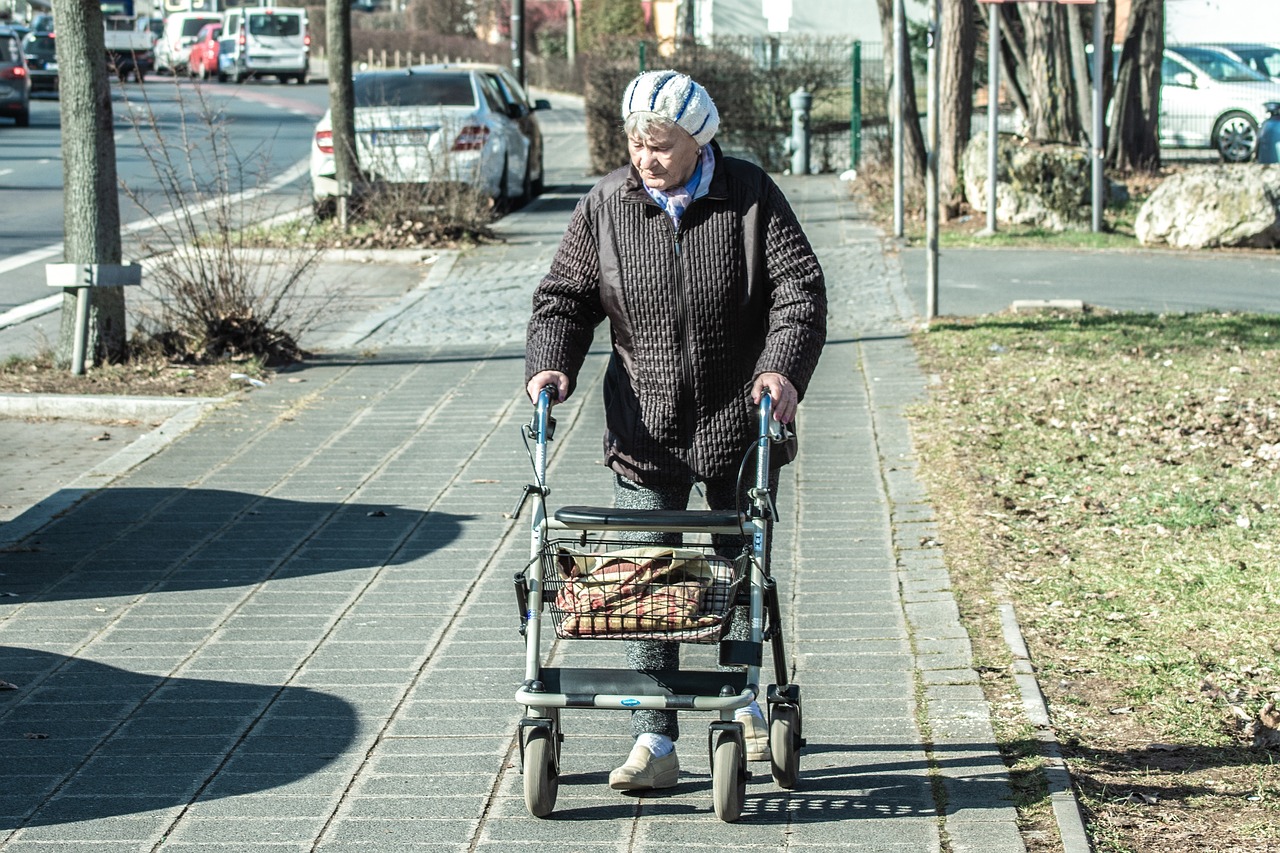 Alzheimer ve Demans Bakımında Fiziksel Aktiviteler